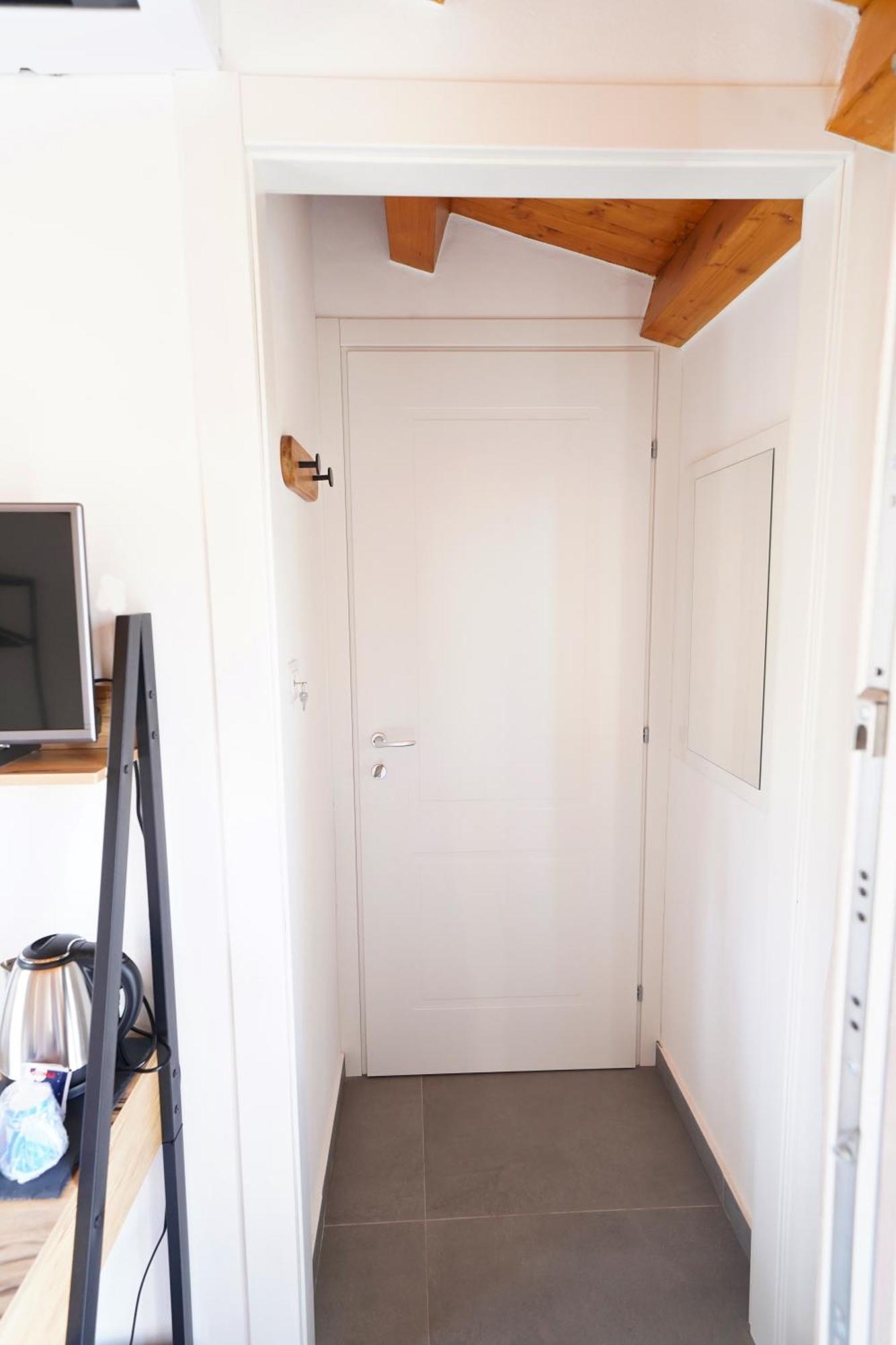 Ducas Rooms And Suite Ласкари Экстерьер фото