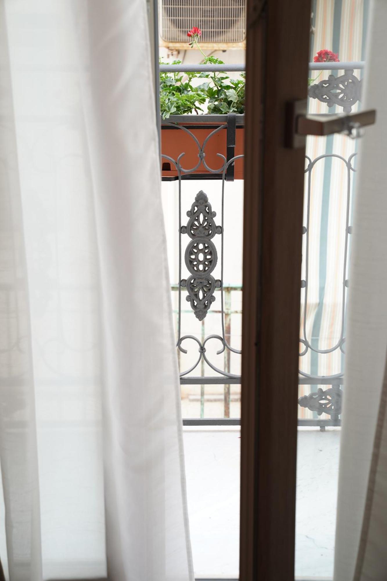 Ducas Rooms And Suite Ласкари Экстерьер фото