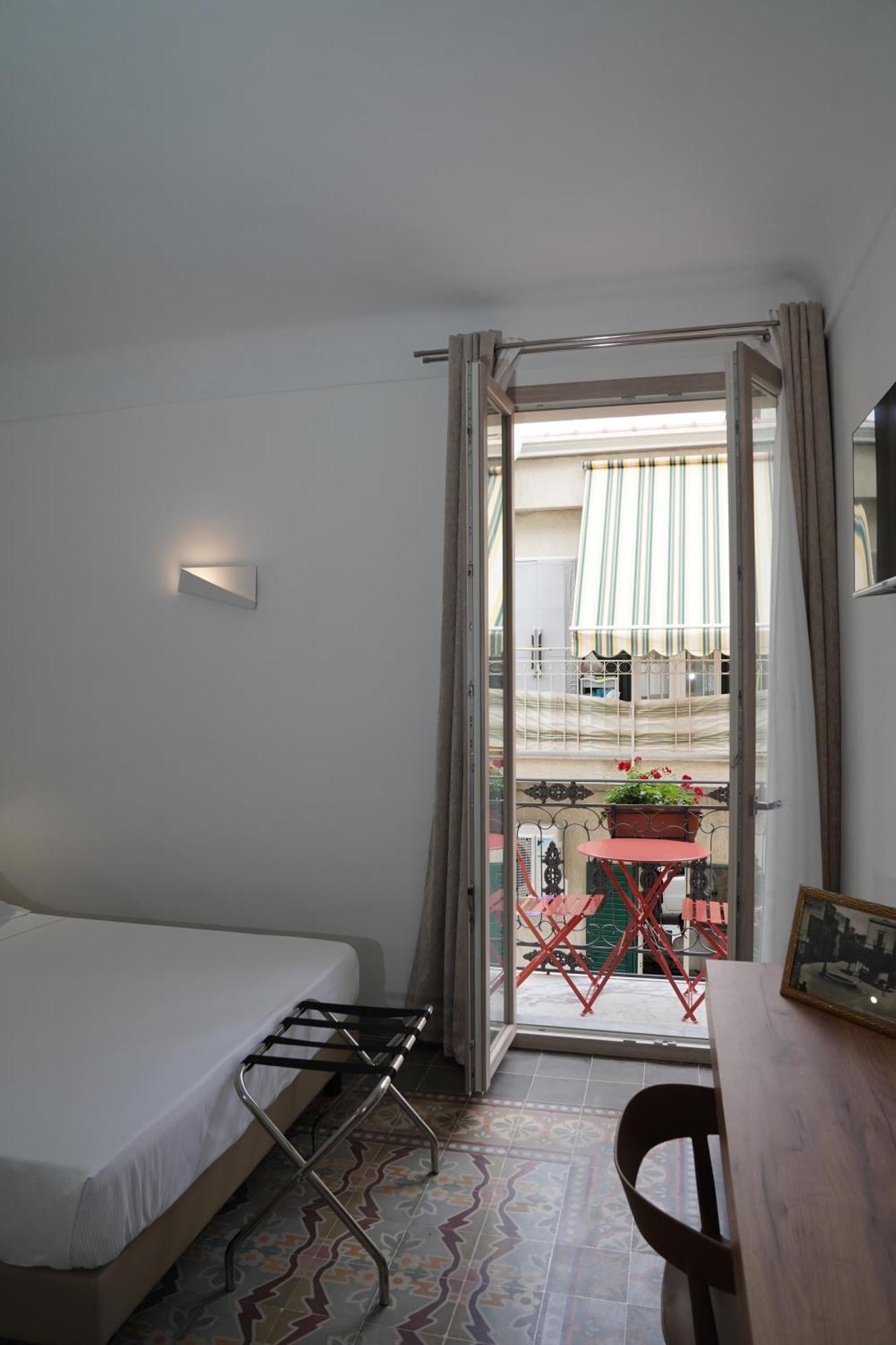 Ducas Rooms And Suite Ласкари Экстерьер фото